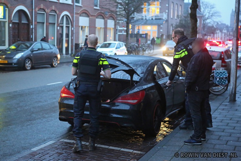 Massale politie-inzet na melding over ruzie met vuurwapen bij shoarmatent