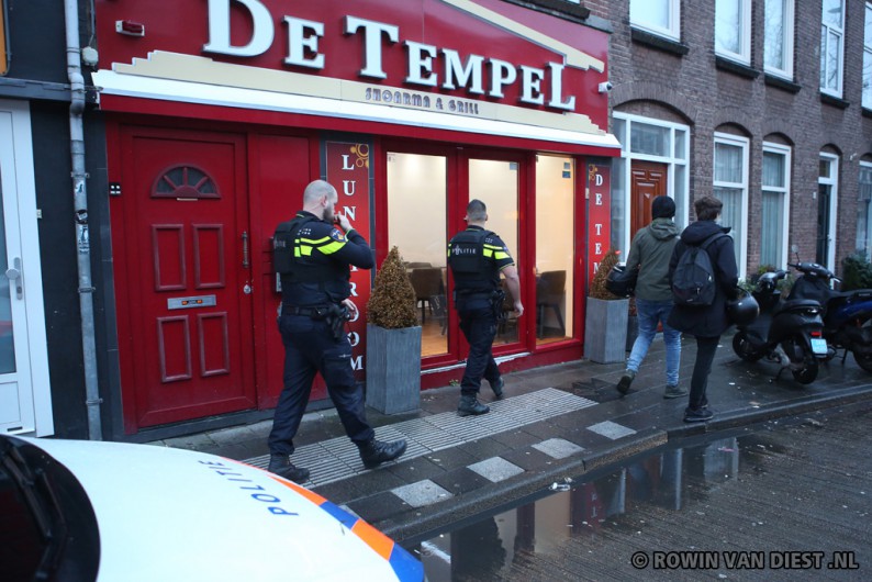 Massale politie-inzet na melding over ruzie met vuurwapen bij shoarmatent