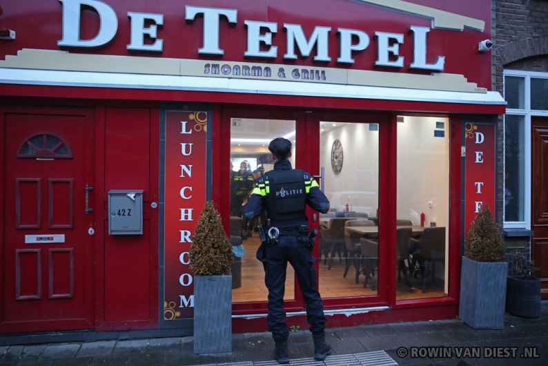 Massale politie-inzet na melding over ruzie met vuurwapen bij shoarmatent