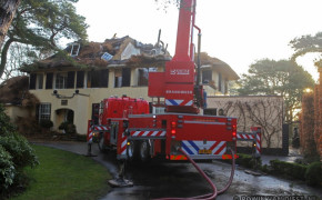 Schade aan door brand verwoeste villa Aerdenhout overdag goed te zien